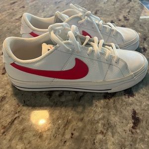 Nike Low Court Pink Tennis Shoes